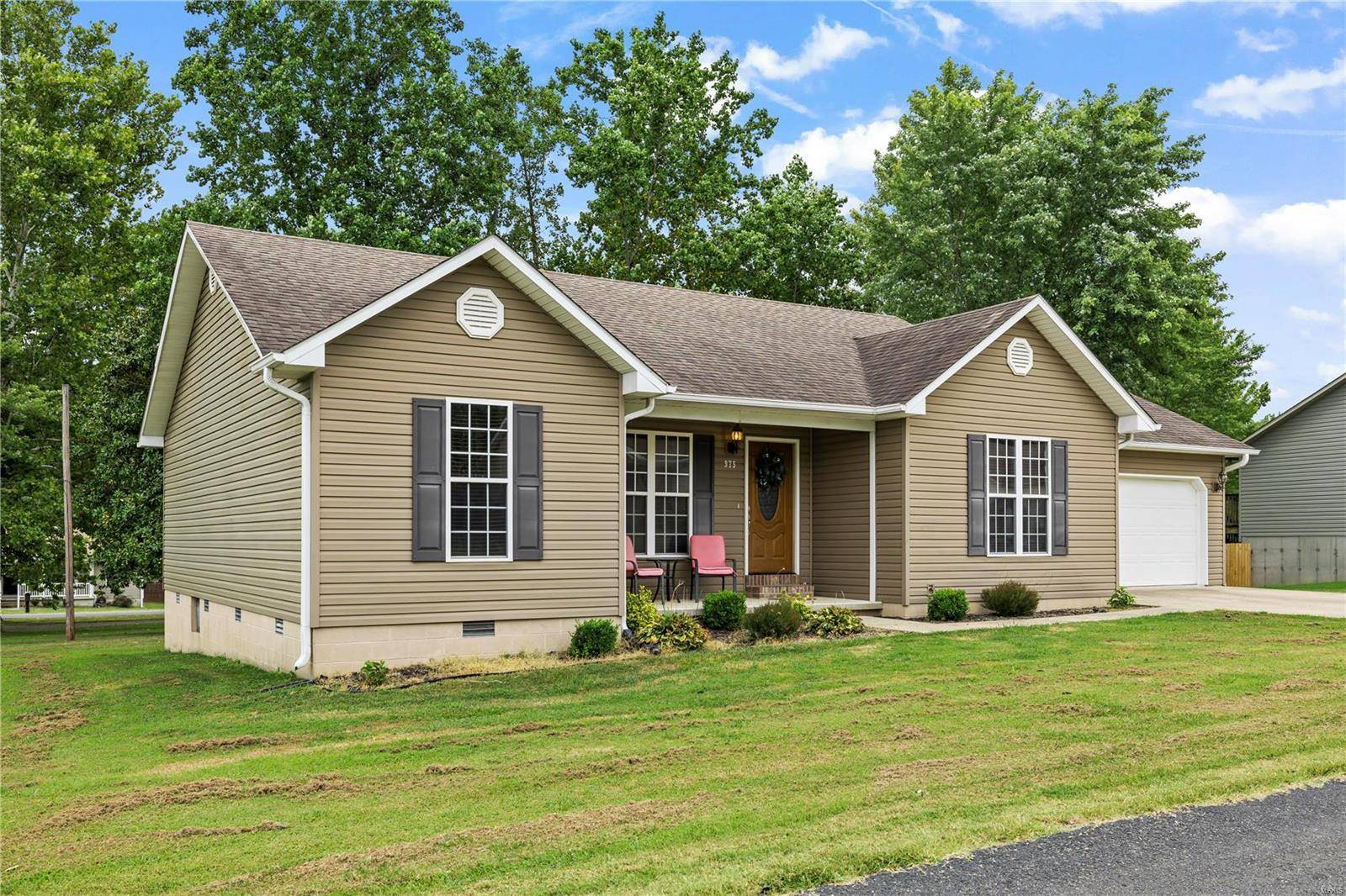 Poplar Bluff, MO 63901,975 Sunny Valley Lane