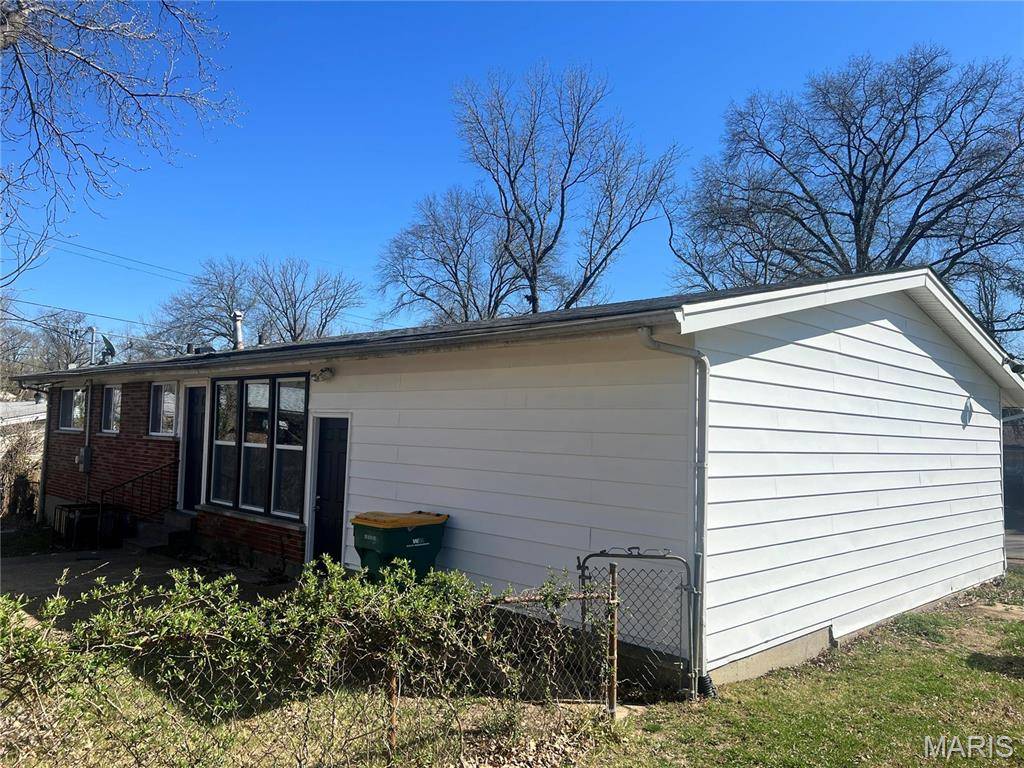 St Louis, MO 63136,2221 Duchess DR
