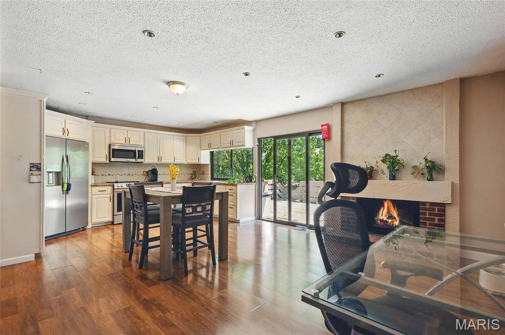Maryland Heights, MO 63043,2226 Arborview DR