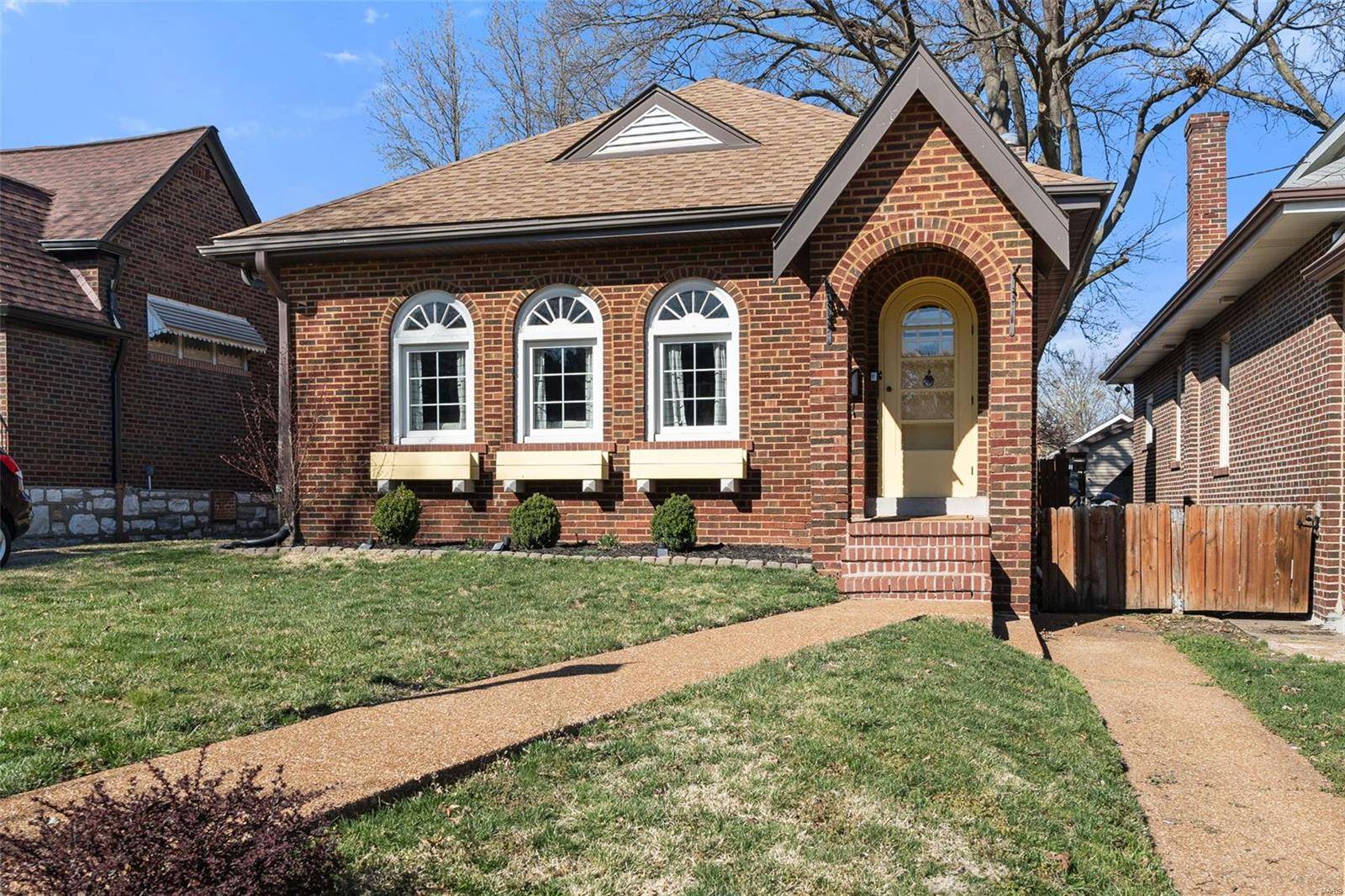 St Louis, MO 63116,3845 Dover PL