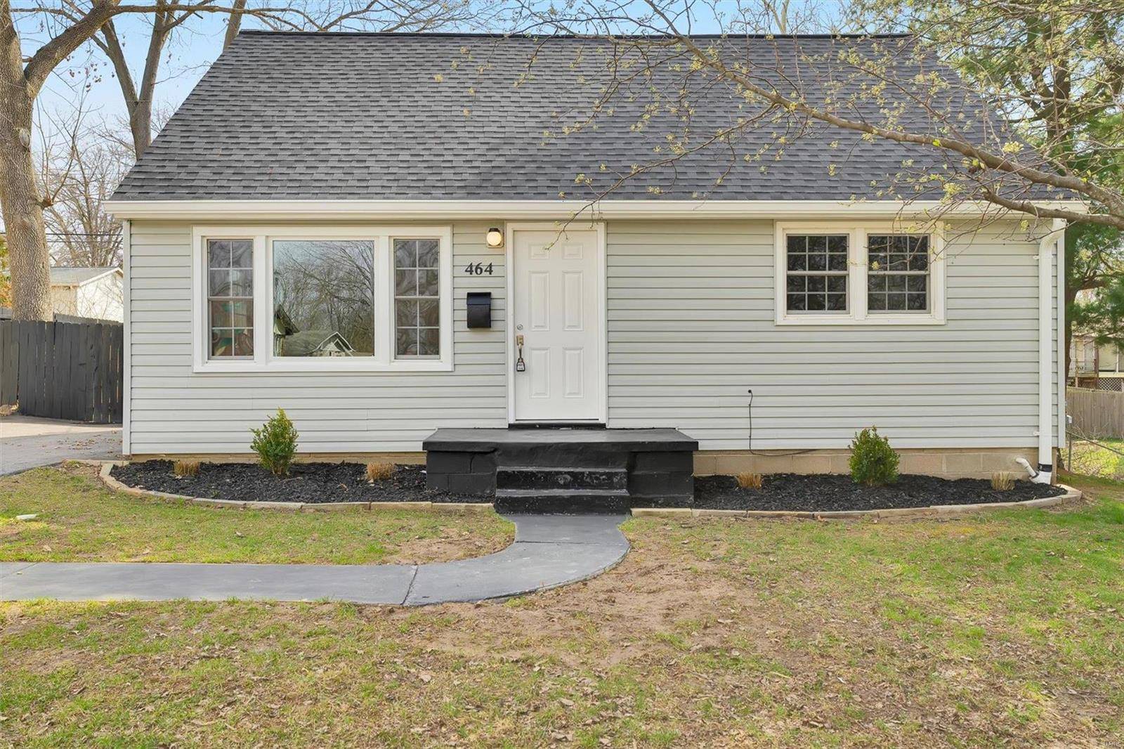 Ballwin, MO 63021,464 Chamberlin DR