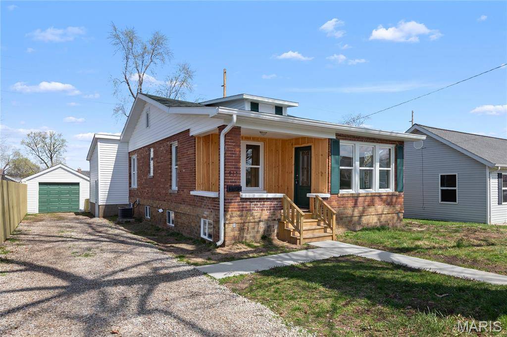 Wood River, IL 62095,915 E Lorena AVE