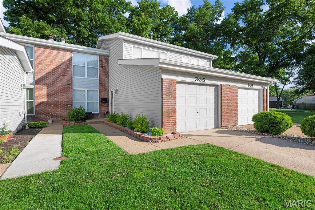 Ballwin, MO 63021,305 Fox Village CT