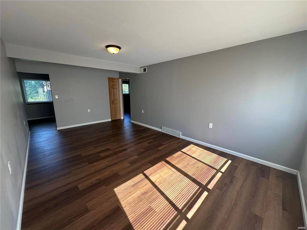 Florissant, MO 63031,14 Bruce DR #4