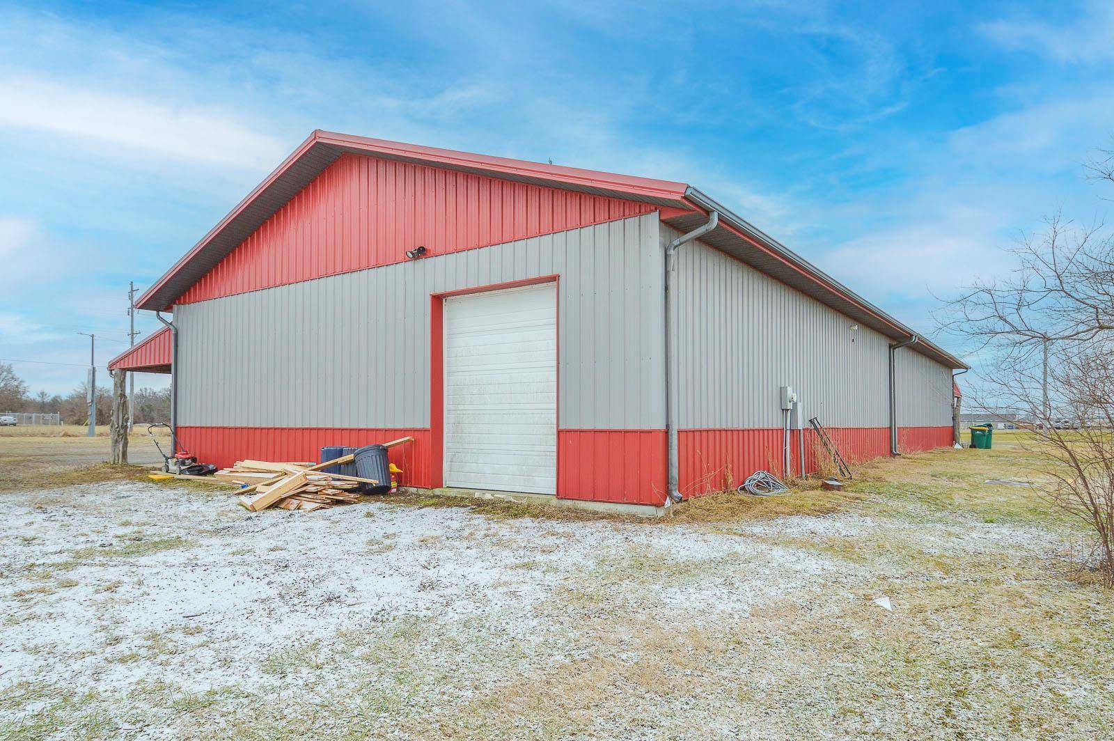 Carlyle, IL 62231,3720 12th ST