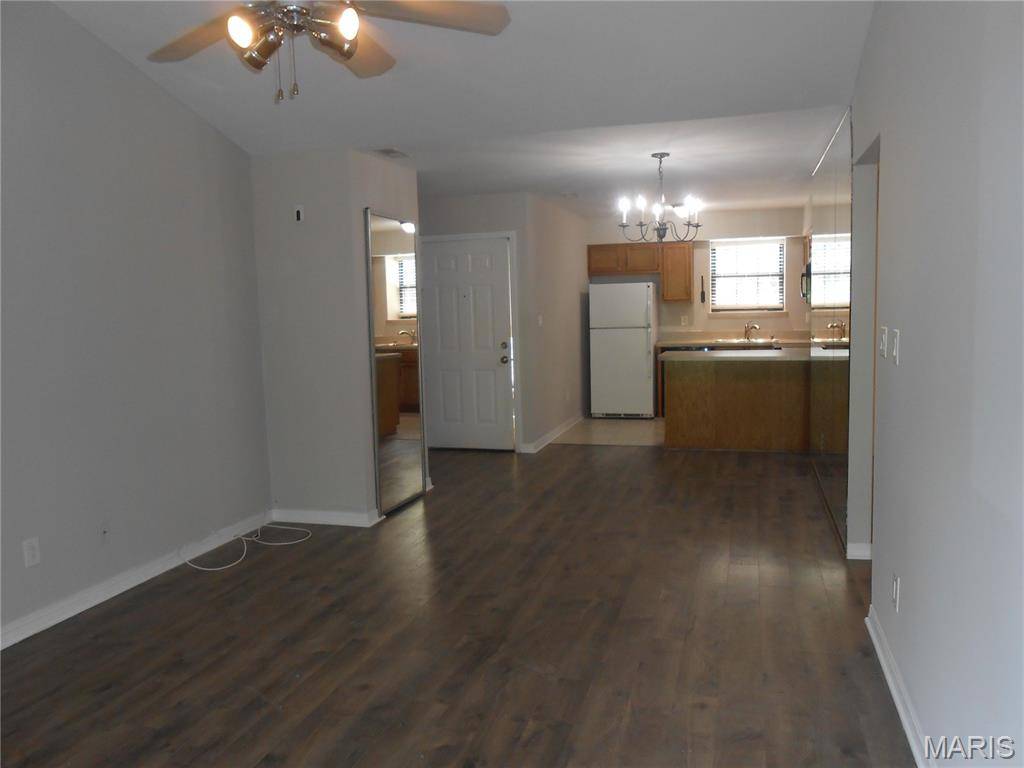 Maryland Heights, MO 63043,12954 Bryce Canyon DR #E