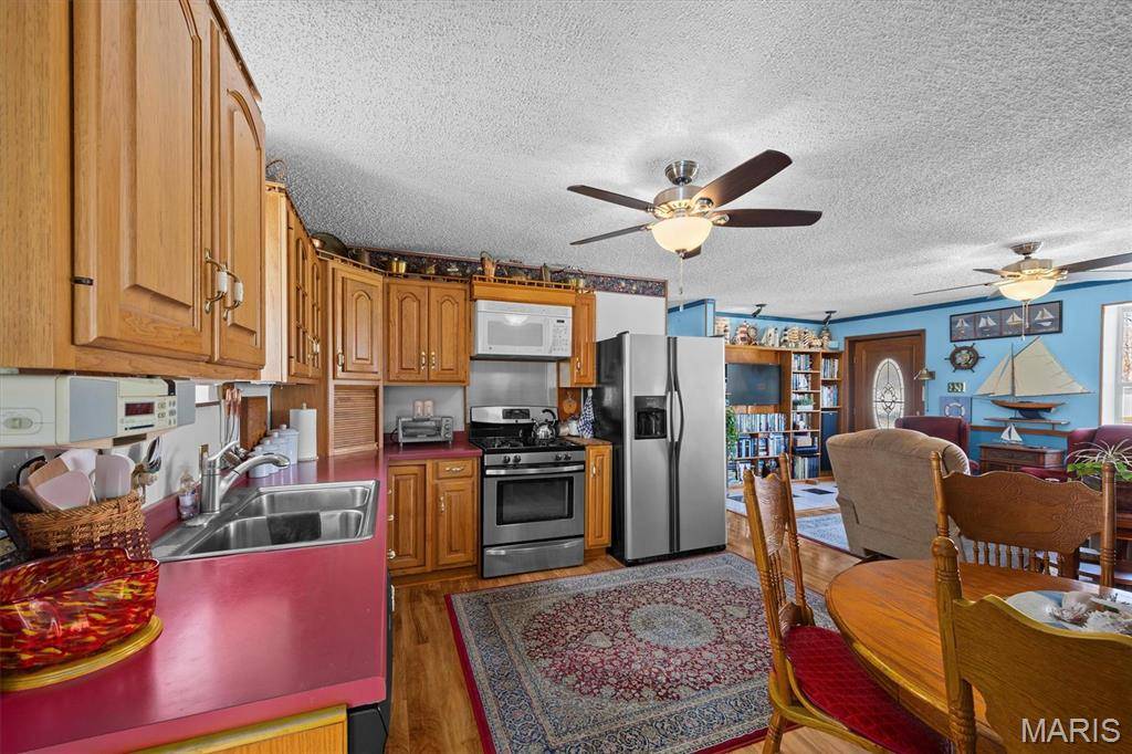 Carlyle, IL 62231,10 Mallard DR