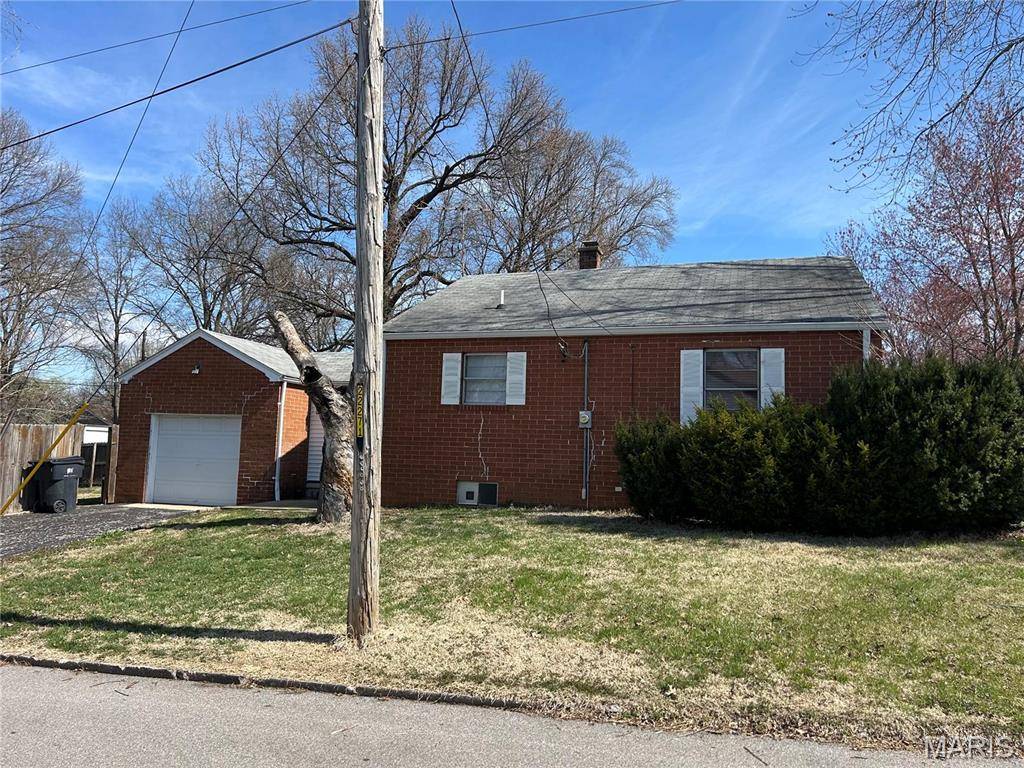 Belleville, IL 62226,301 N 37th ST