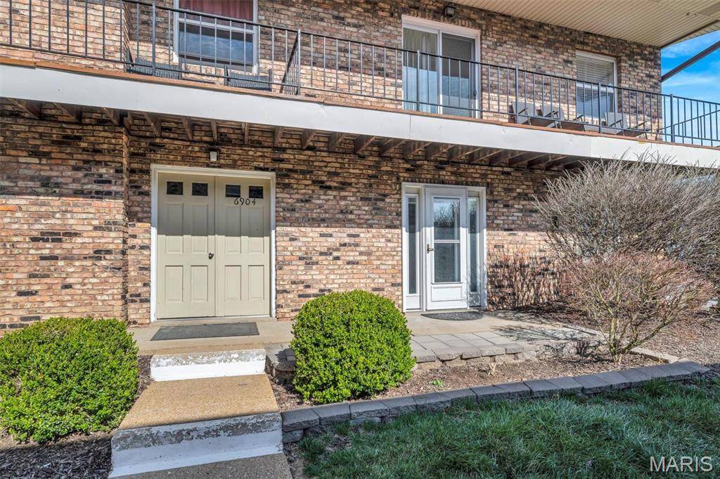 St Louis, MO 63129,6904 Colonial Woods DR #101