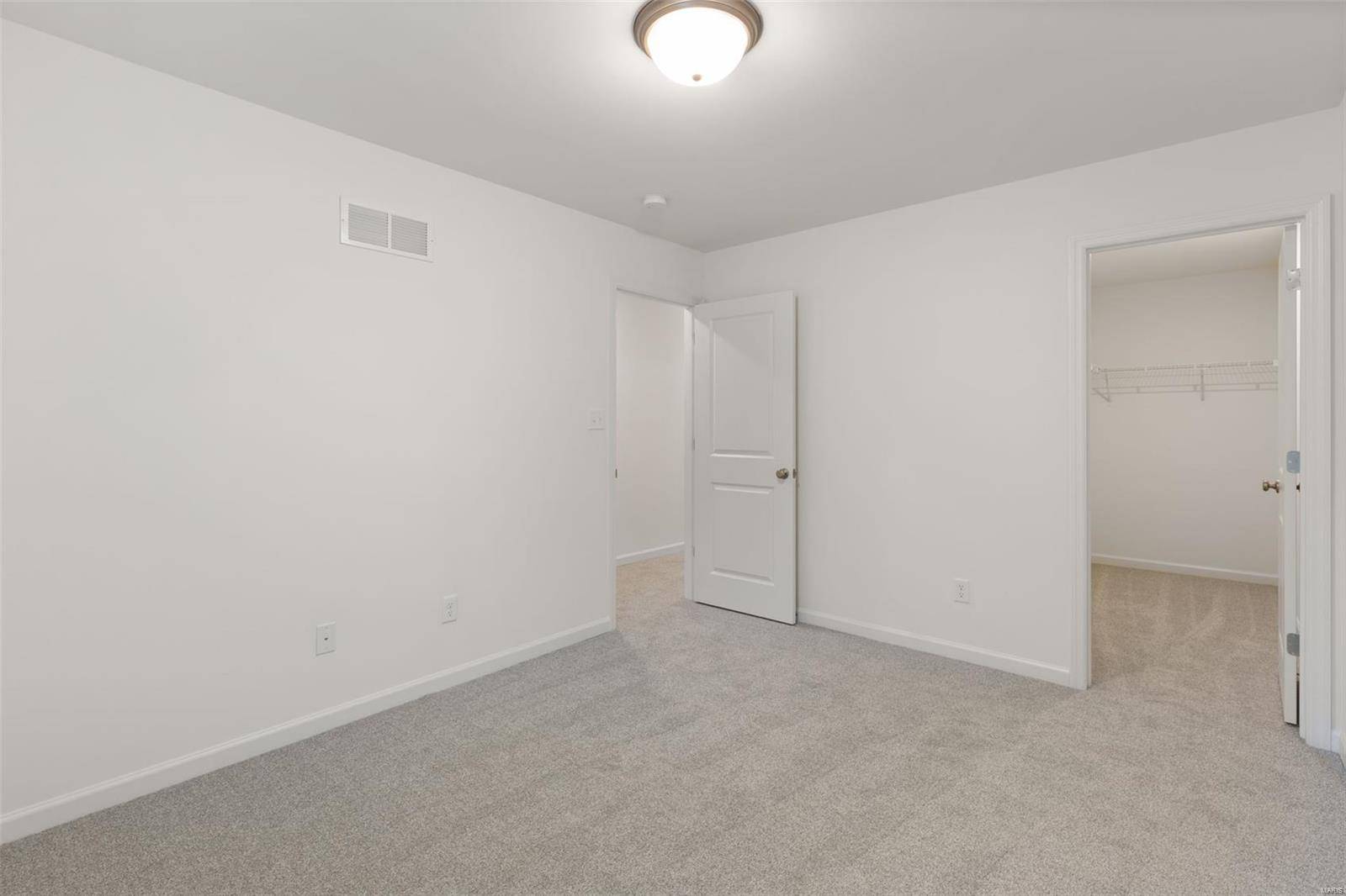Florissant, MO 63031,2320 Fernau CT