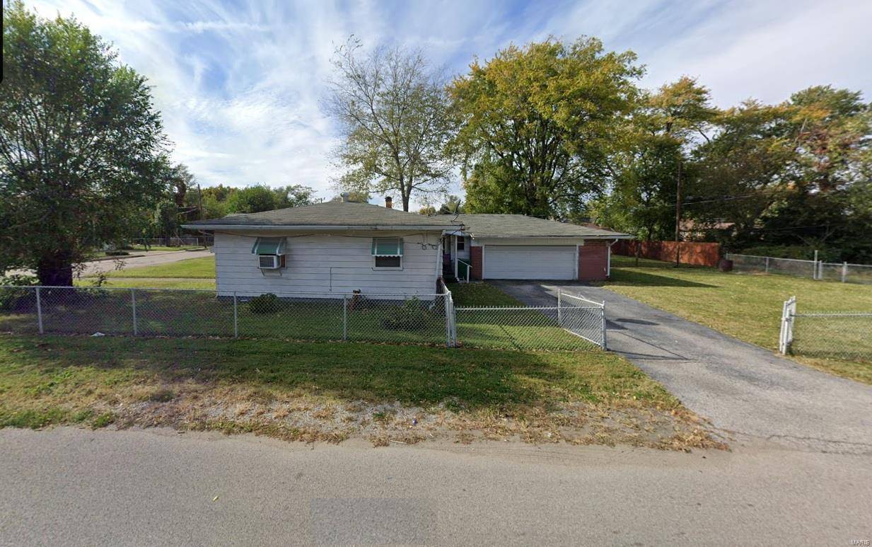 East St Louis, IL 62205,3045 Belleview AVE