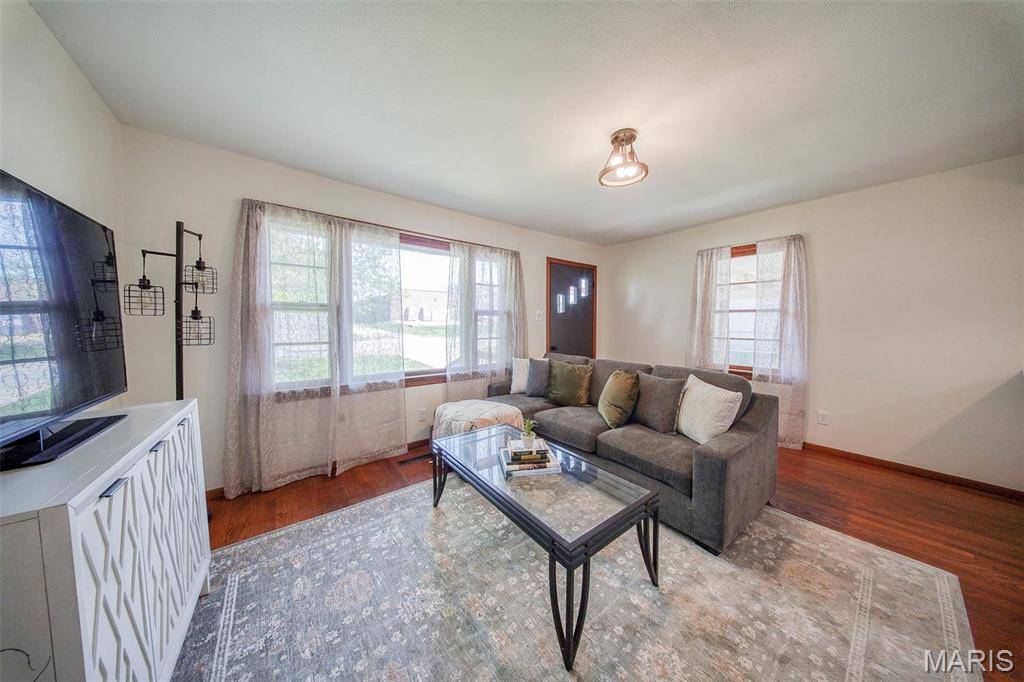 Salem, MO 65560,1003 S Warfel ST