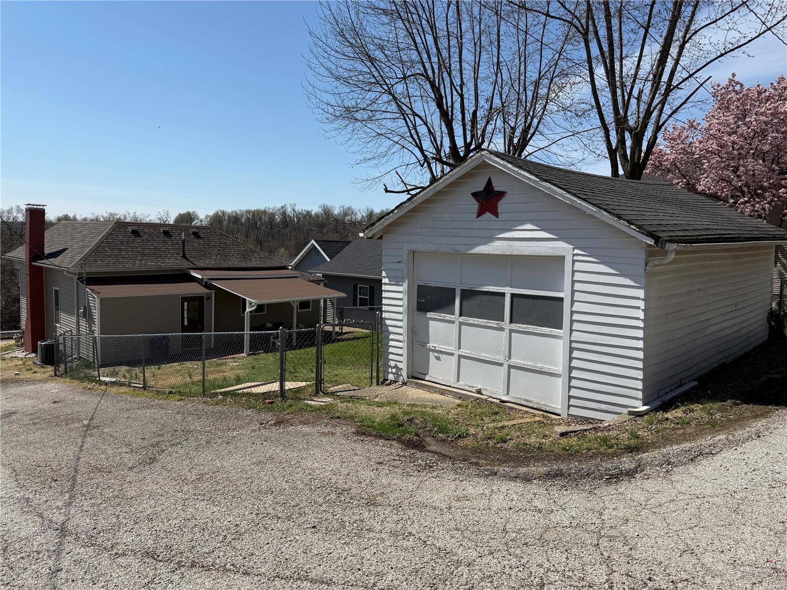 Hannibal, MO 63401,1214 Hill ST