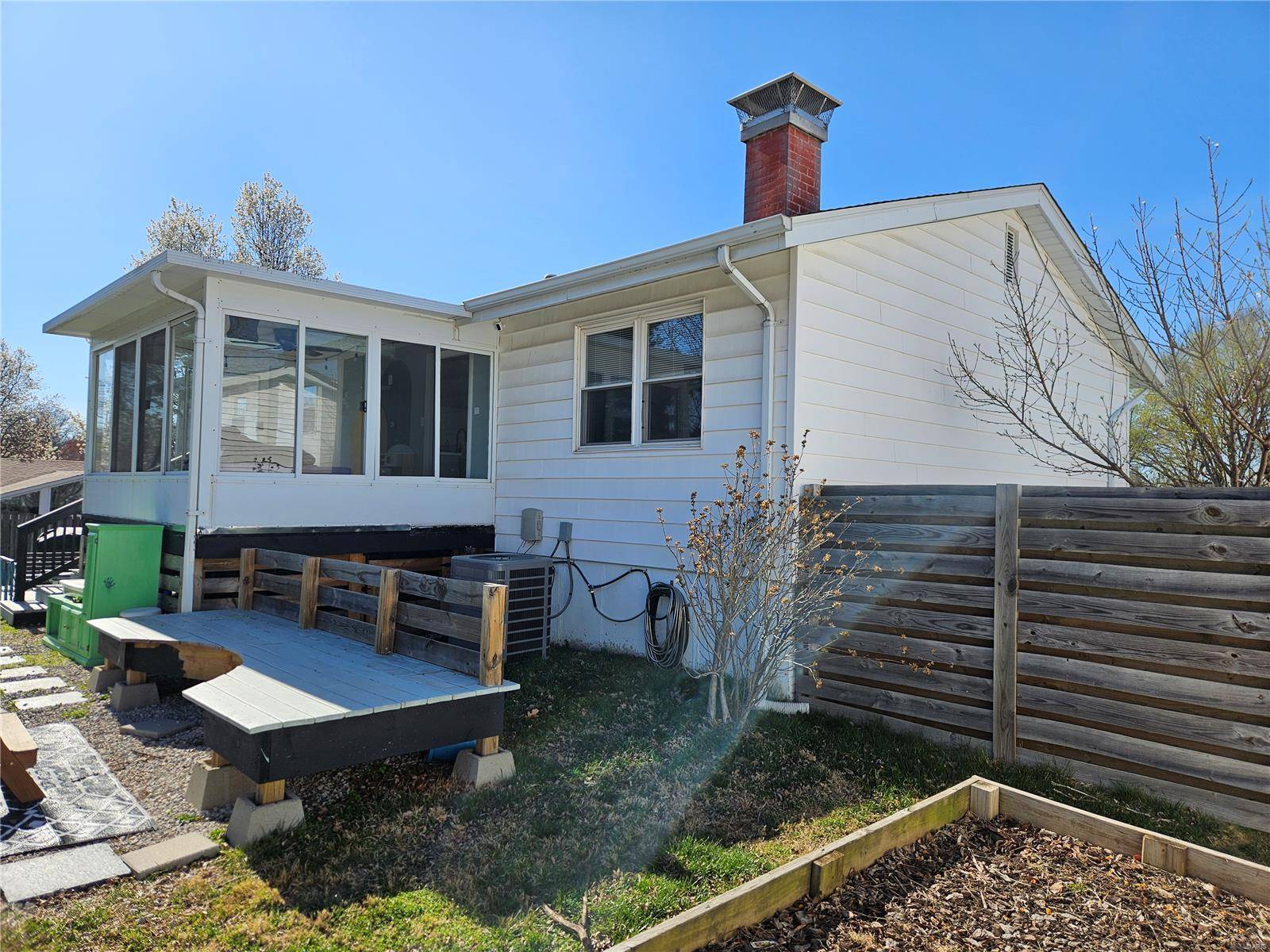 St Charles, MO 63301,320 Chestnut DR