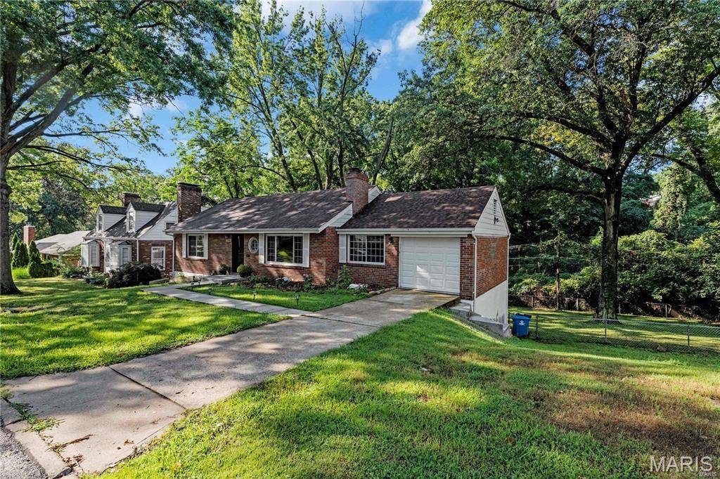 Northwoods, MO 63121,7110 Roland BLVD