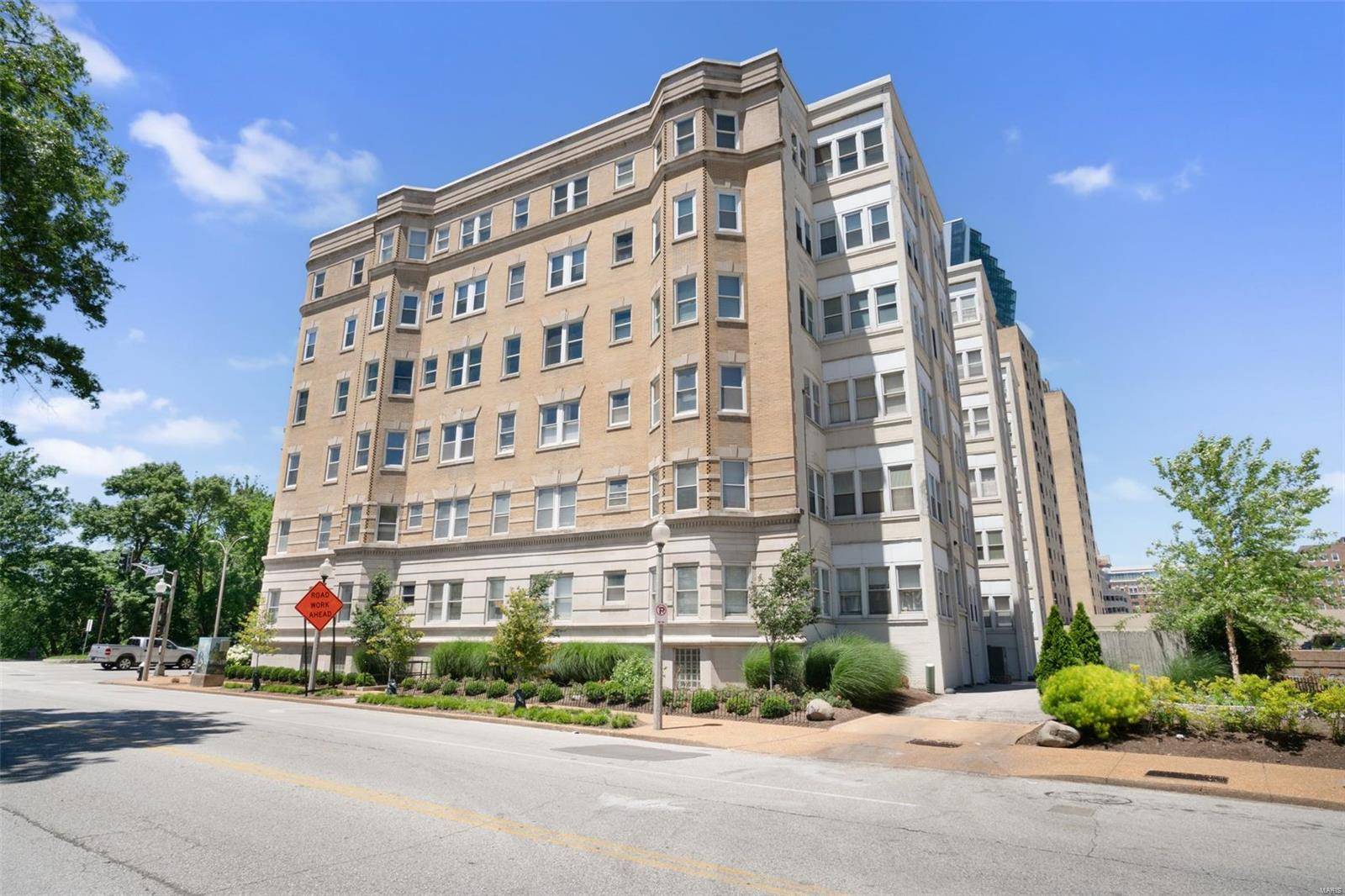 St Louis, MO 63108,4 N Kingshighway BLVD #4D