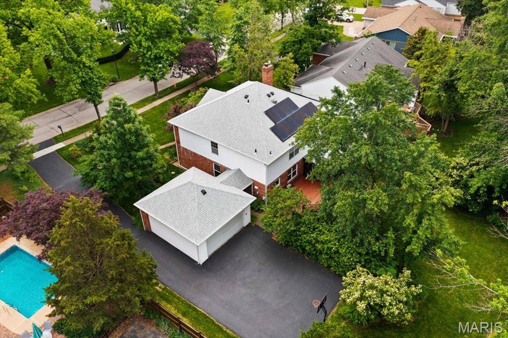 Ballwin, MO 63011,523 Nottingham DR