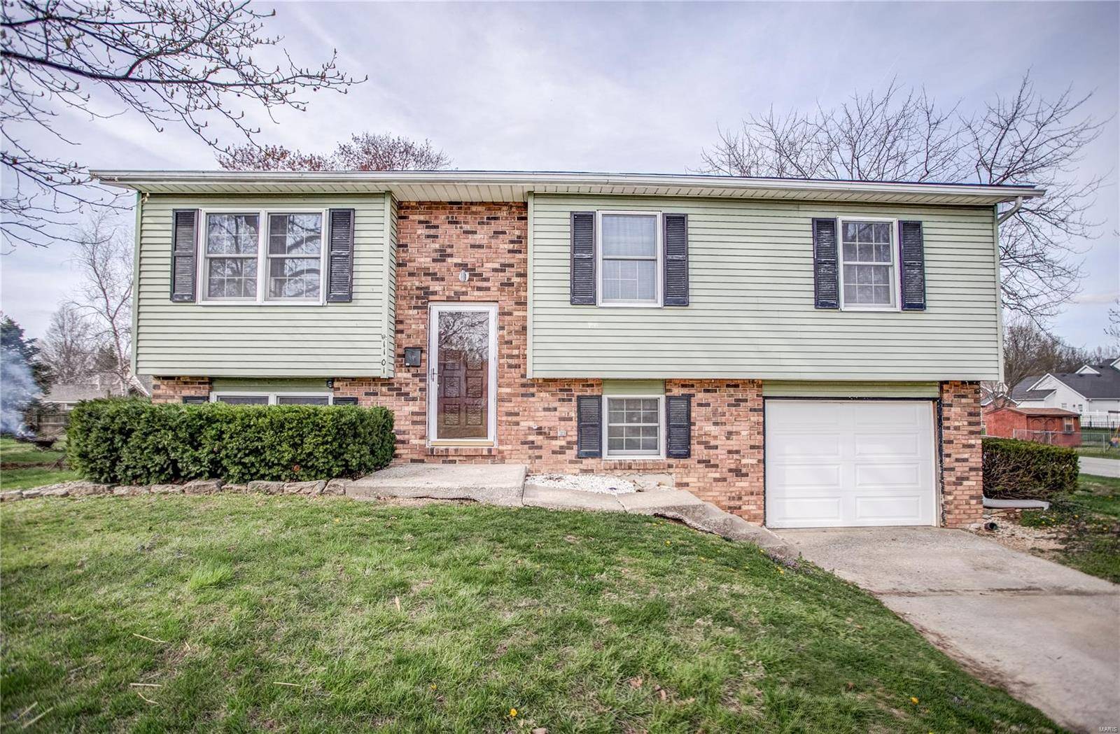 Jerseyville, IL 62052,1101 W Hickory ST
