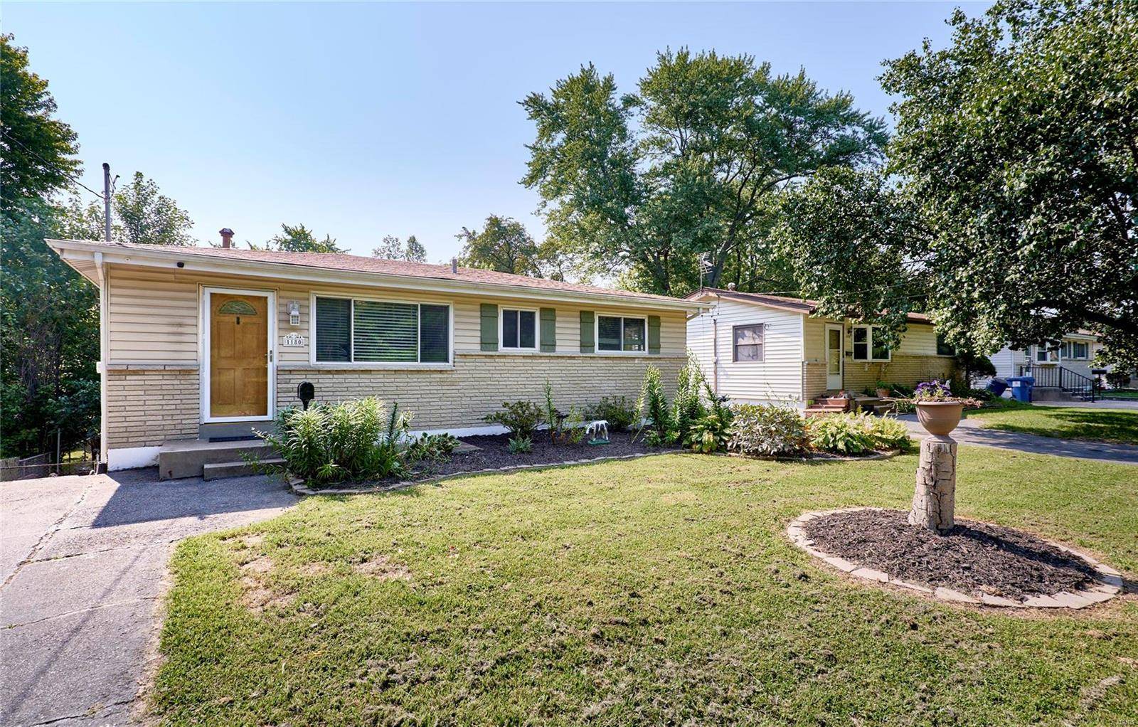 Florissant, MO 63031,1180 Clark ST