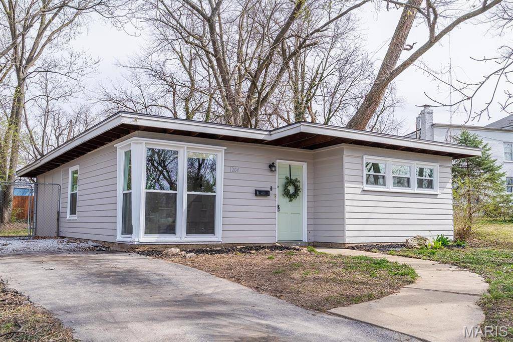 Florissant, MO 63031,1204 Saint Jean ST