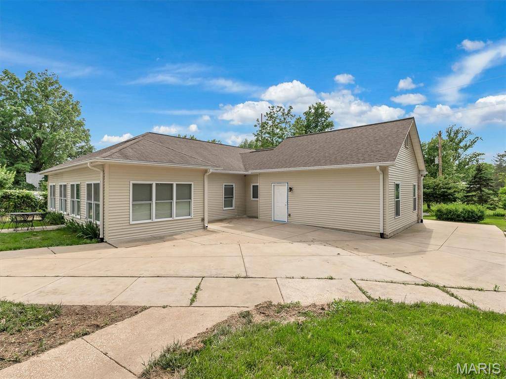 Kirkwood, MO 63122,602 S Ballas RD