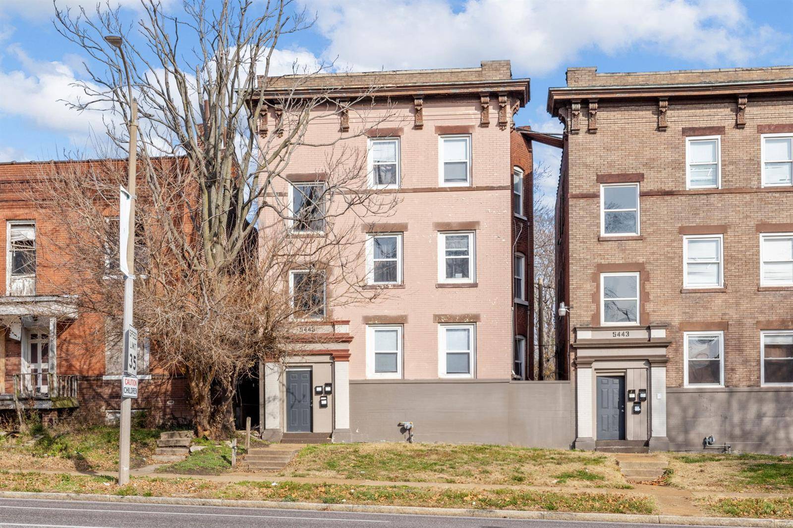 St Louis, MO 63112,5445 Page BLVD #3F