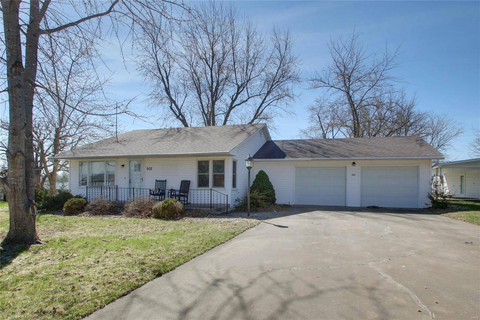 Edina, MO 63537,902 E Morgan ST