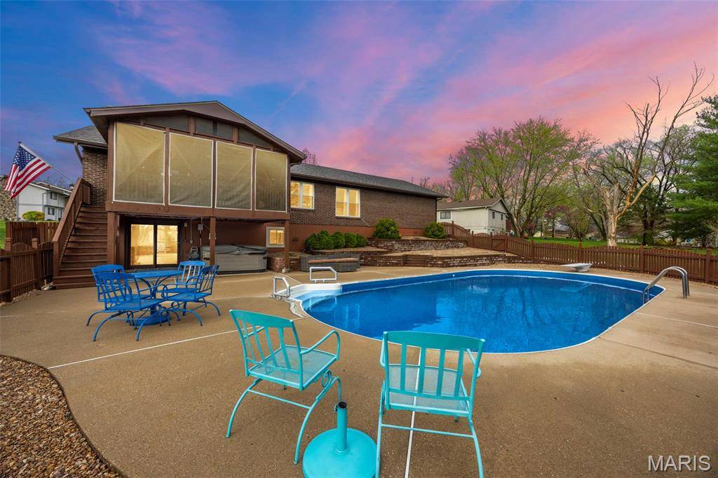 Lake St Louis, MO 63367,37 Savoy DR