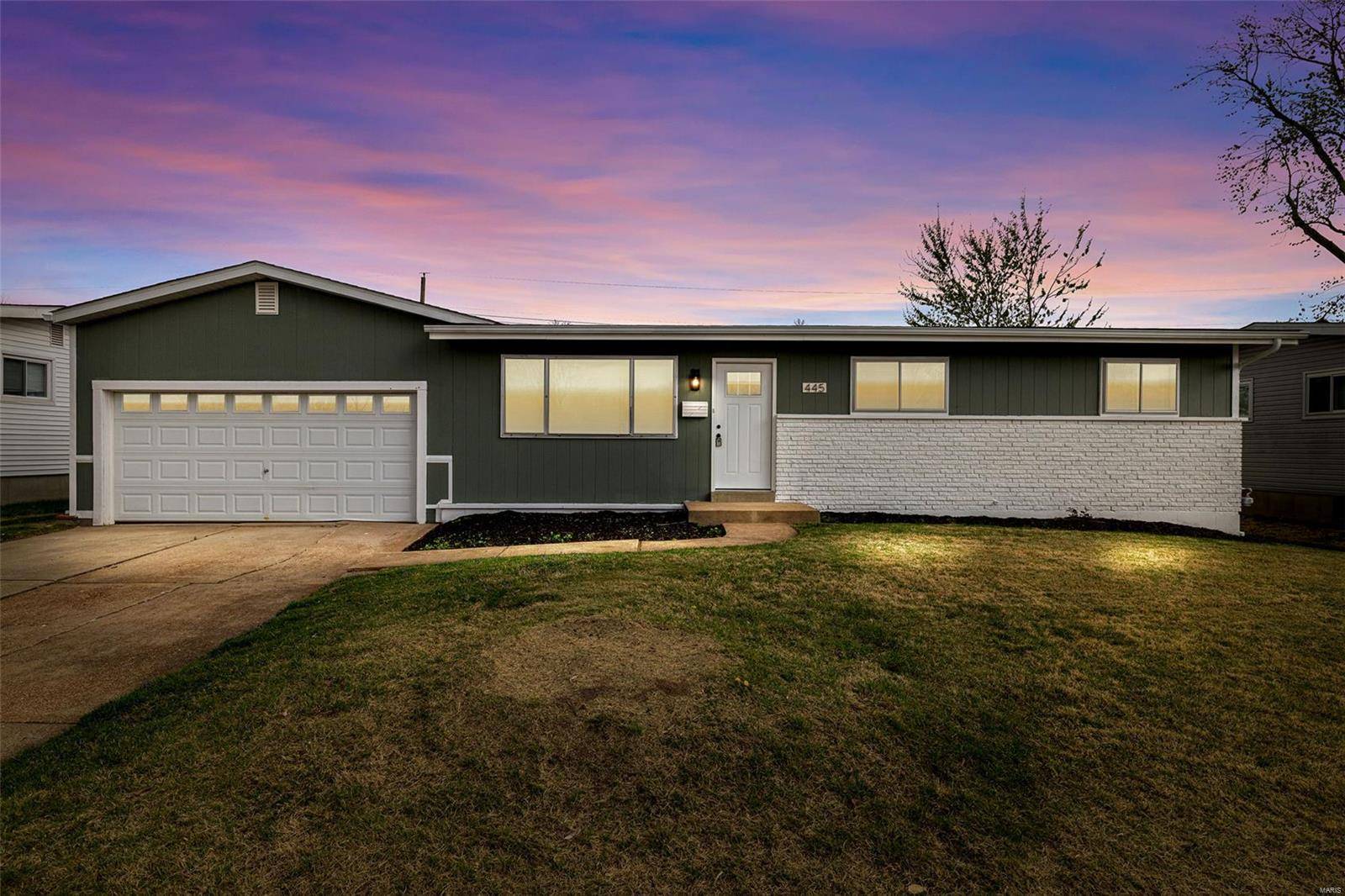 Florissant, MO 63031,445 Skylark DR