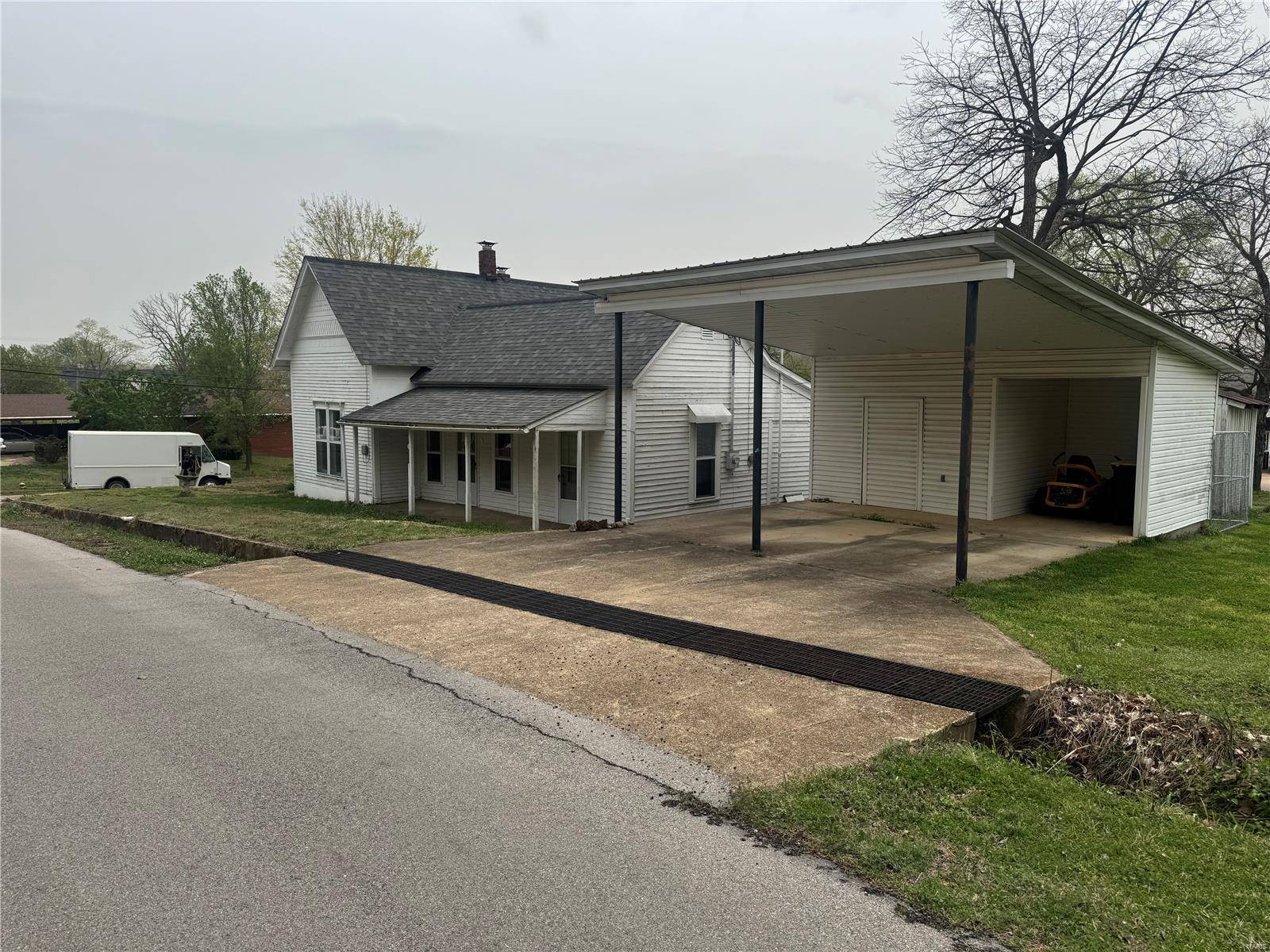 Doniphan, MO 63935,603 N Grand Ave