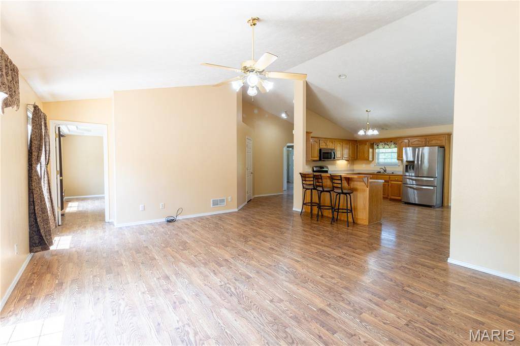 Dixon, MO 65459,18062 Lotus LN