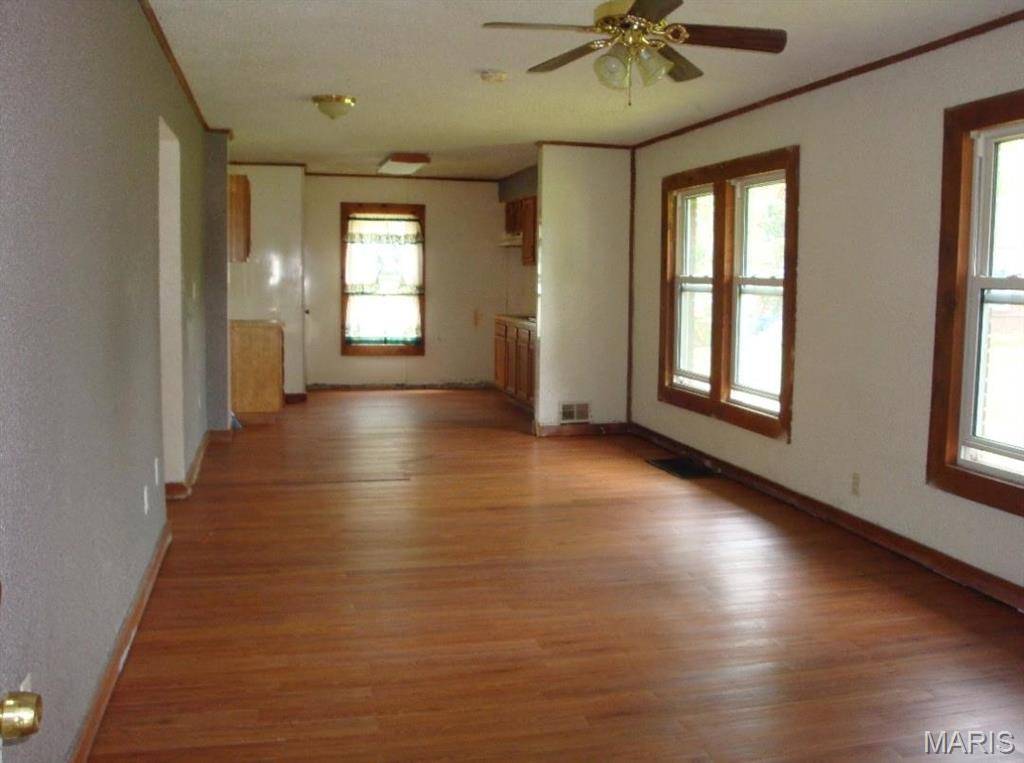 South Roxana, IL 62087,411 Southard PL
