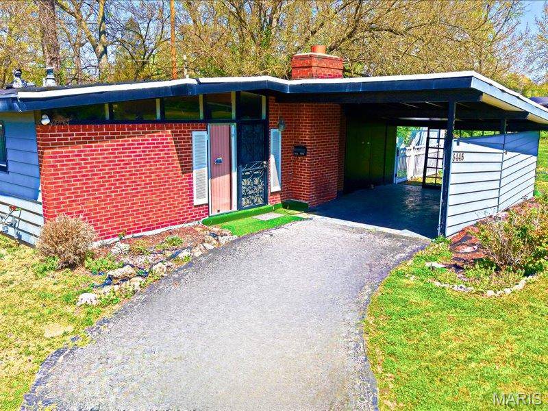 St Louis, MO 63134,8445 Bayberry DR
