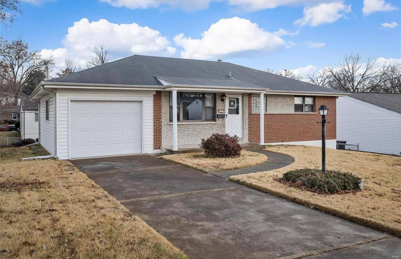 St Louis, MO 63125,113 Greenland LN