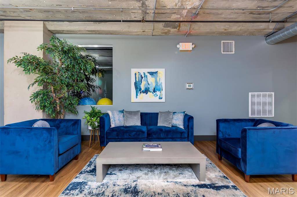 St Louis, MO 63108,4100 Forest Park AVE #403