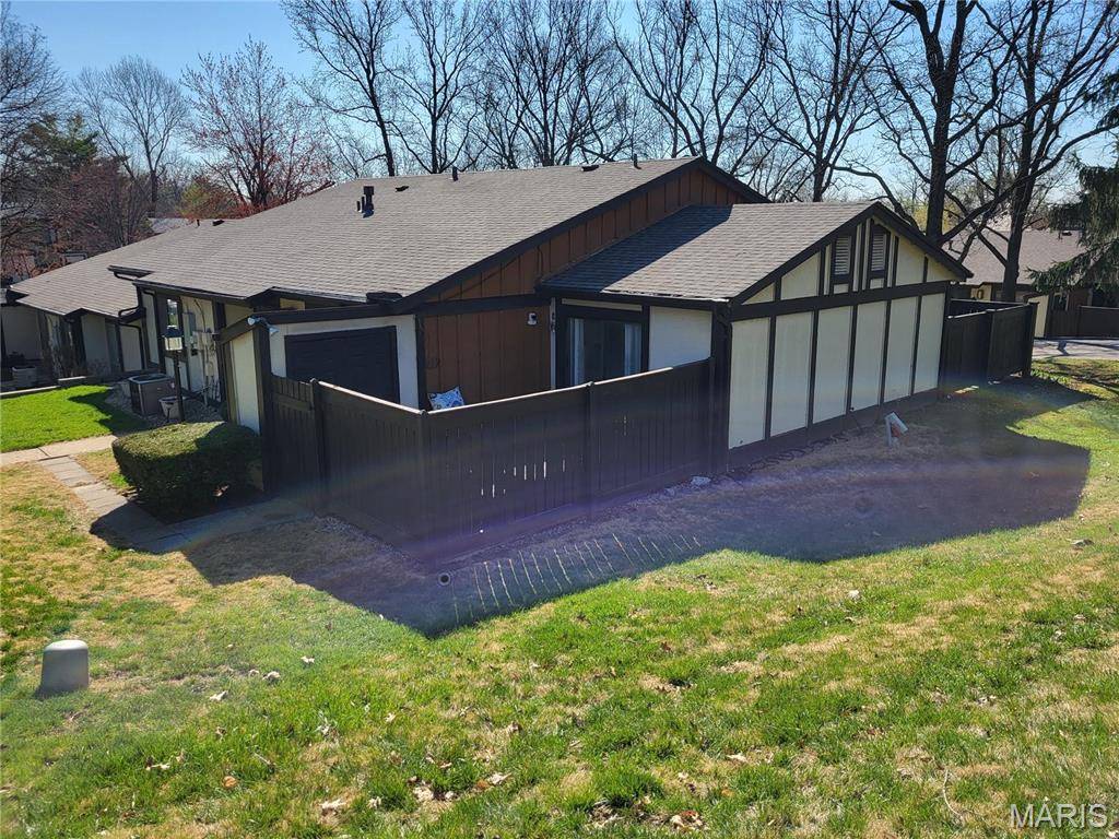 St Louis, MO 63136,11157 Whispering Oaks DR