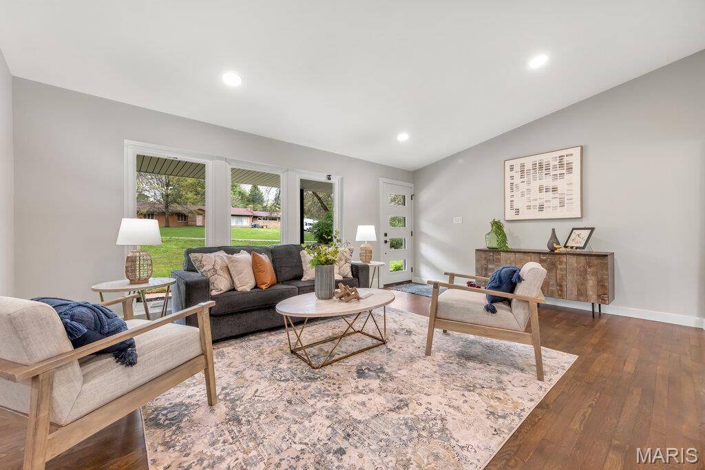 St Louis, MO 63132,6 Cedar Crest