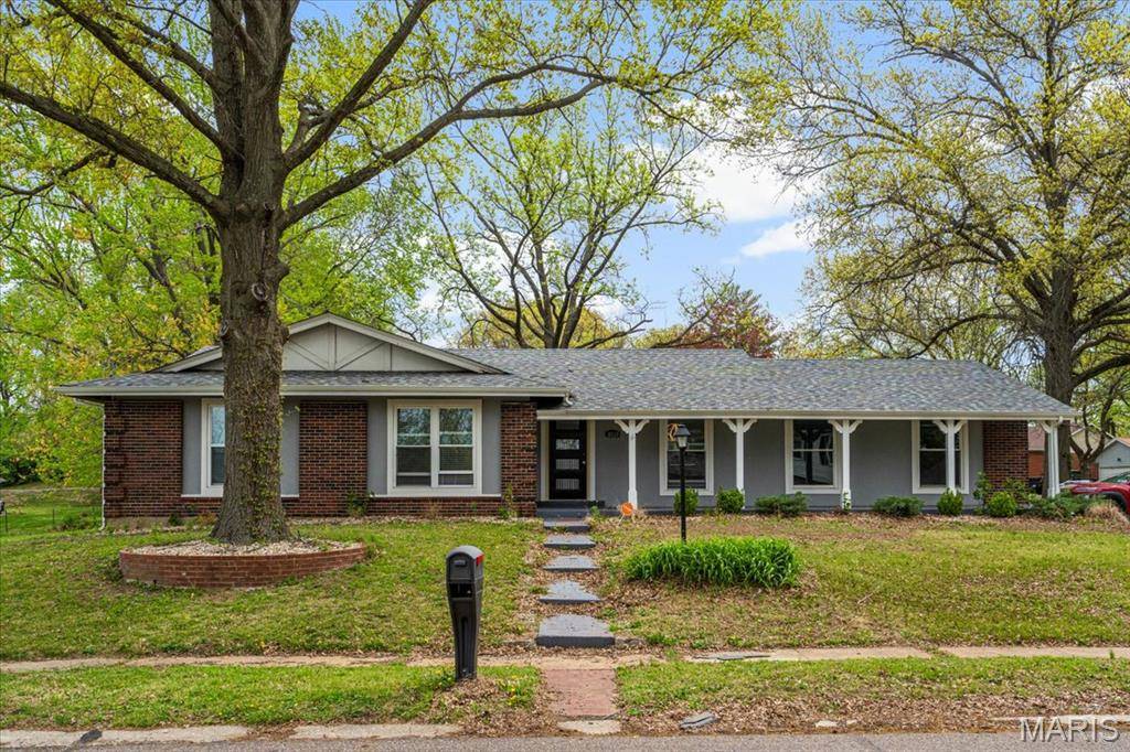 Florissant, MO 63033,11720 Sheffield DR