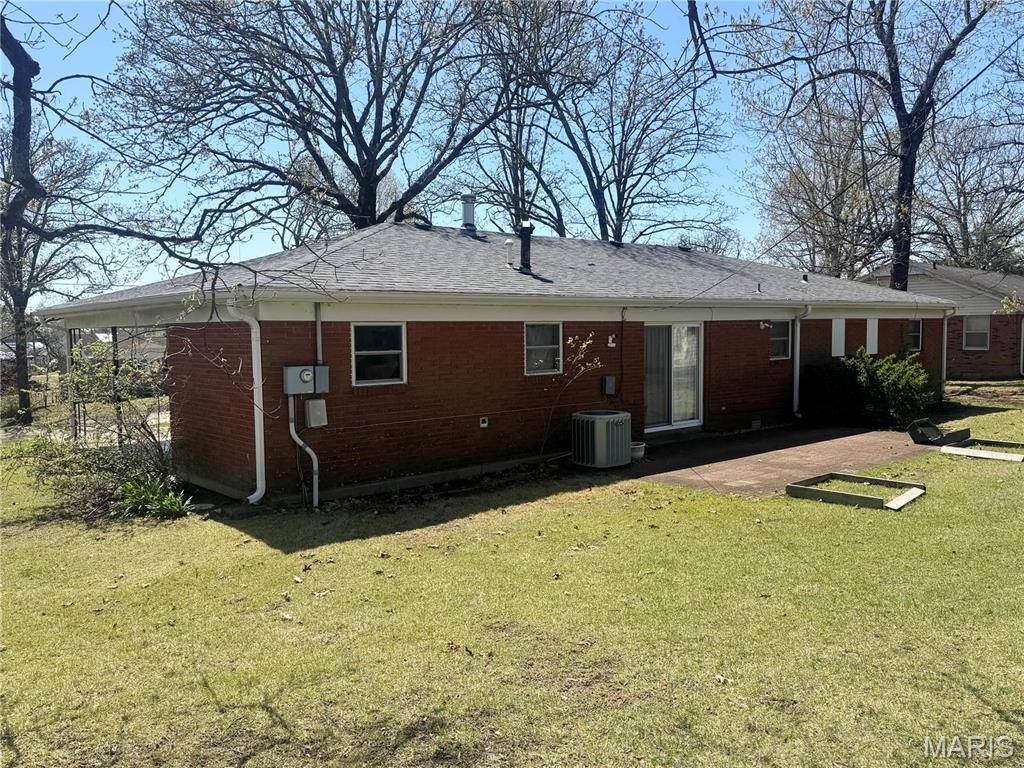 Poplar Bluff, MO 63901,2101 Meadows RD