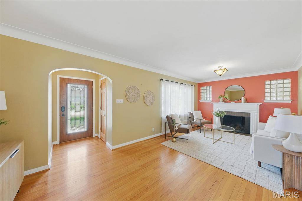 St Louis, MO 63119,1412 Bridle RD