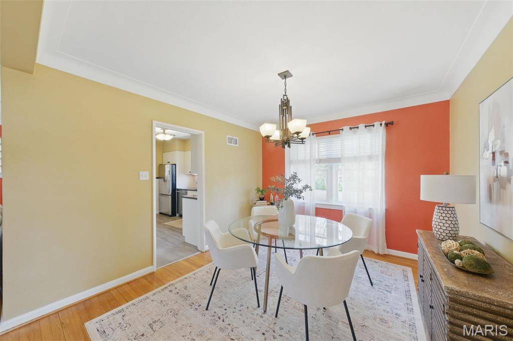 St Louis, MO 63119,1412 Bridle RD