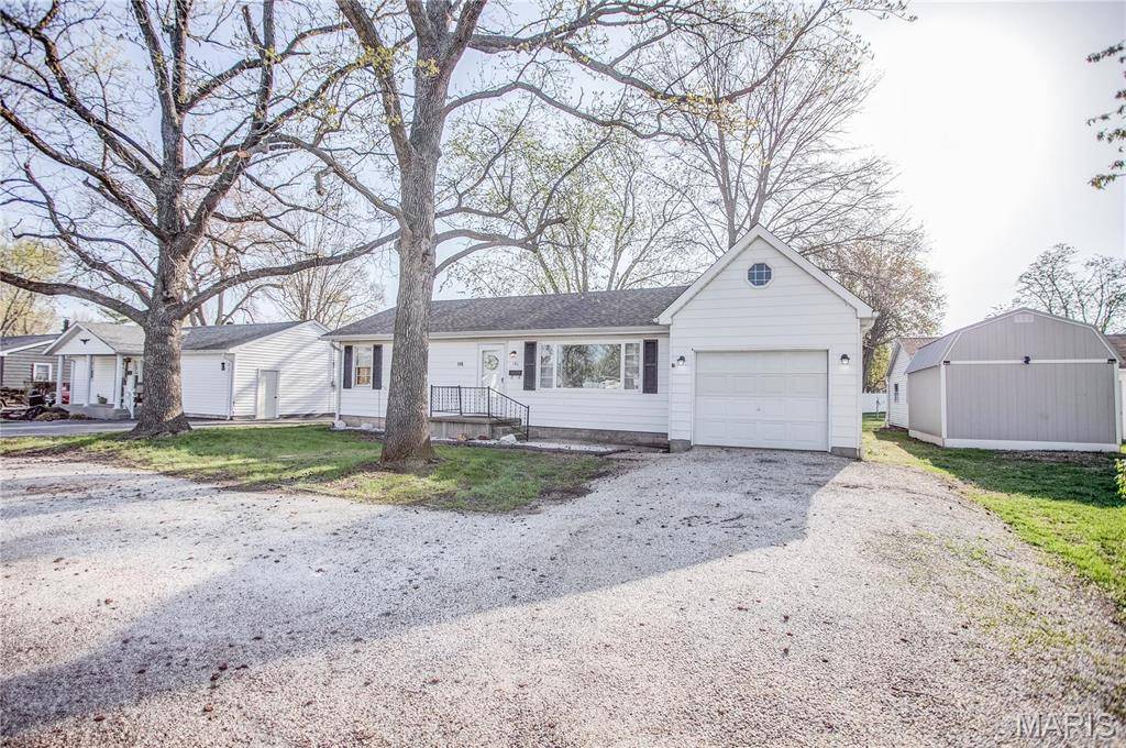 Jerseyville, IL 62052,146 Roberts ST