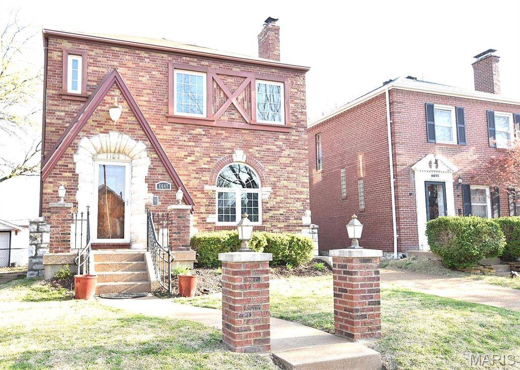 St Louis, MO 63109,6647 Lindenwood PL