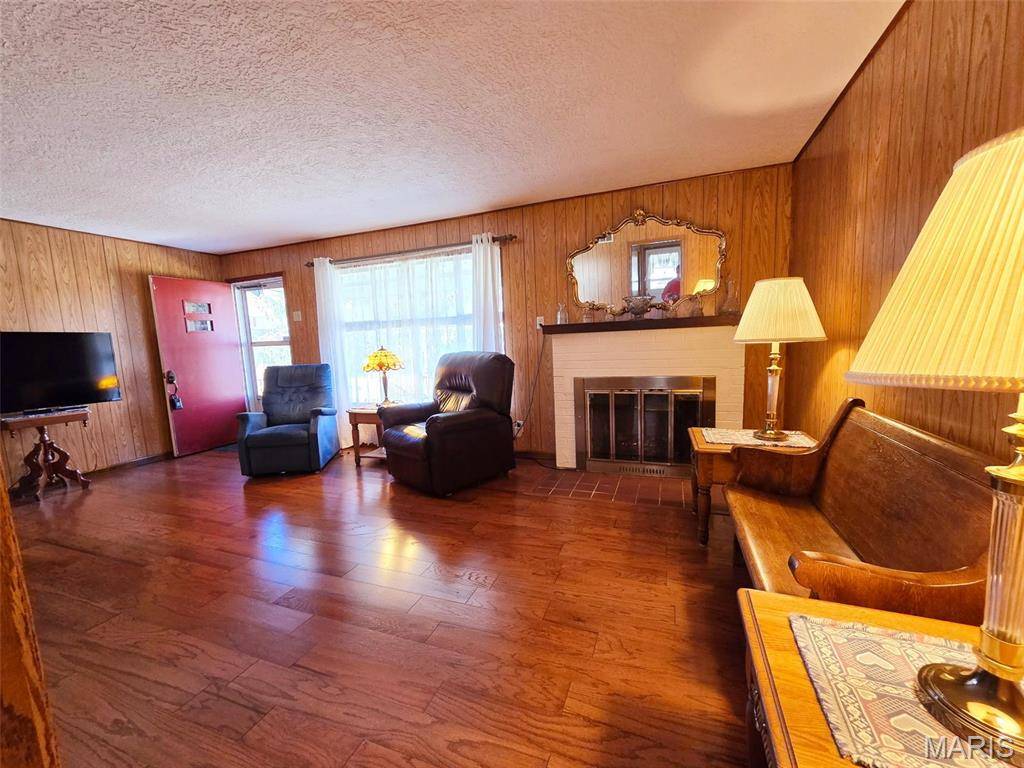 Houston, MO 65483,916 Sommerfield DR