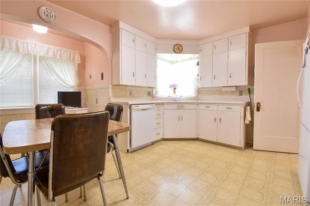 New Douglas, IL 62074,508 W Deck ST