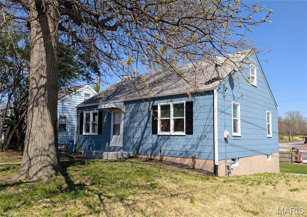 St Louis, MO 63135,330 N Floridale AVE
