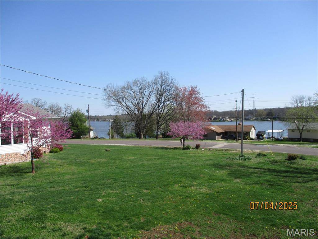 Cuba, MO 65453,1653 Lakeshore DR