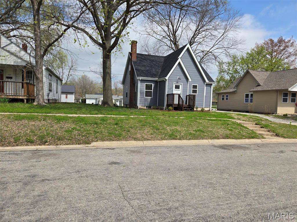 Carlyle, IL 62231,1551 Fairfax