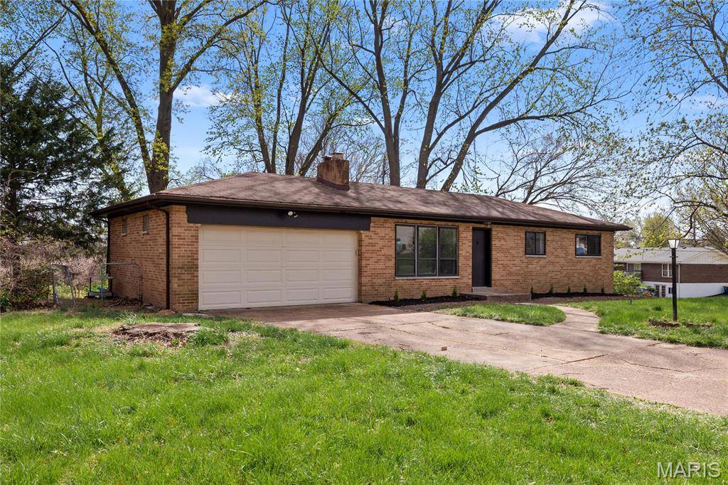 Florissant, MO 63034,4410 Robbins Mill RD