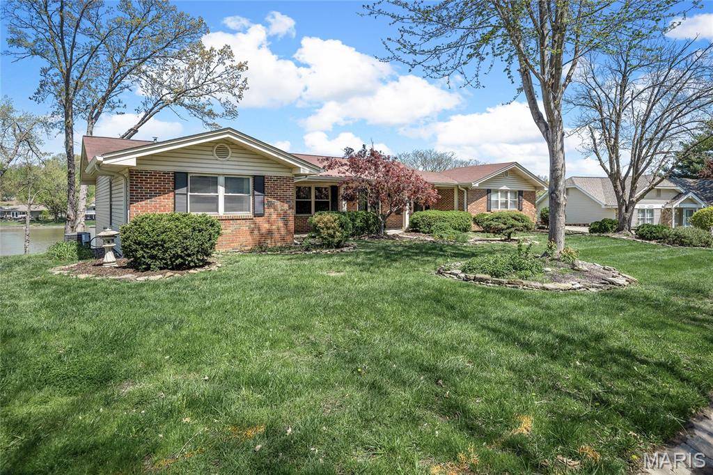 Lake St Louis, MO 63367,30 Burgundy DR